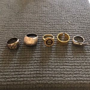 Fashion ring set.